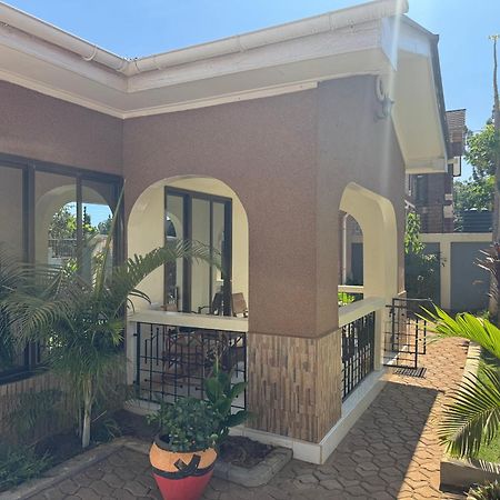 Apartamento Town Retreat Moshi Exterior foto
