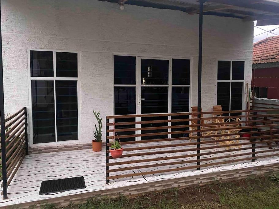 Apartamento Town Retreat Moshi Exterior foto