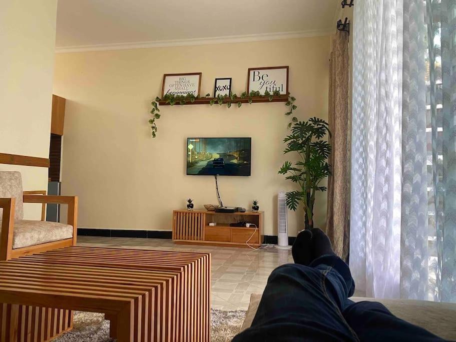 Apartamento Town Retreat Moshi Exterior foto