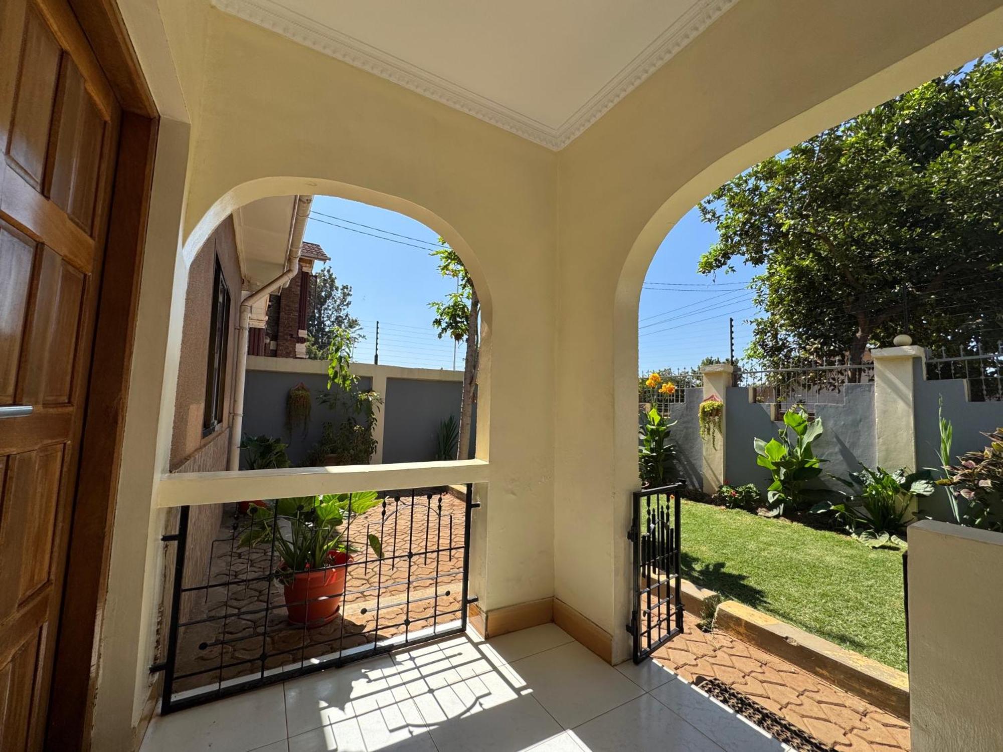 Apartamento Town Retreat Moshi Exterior foto